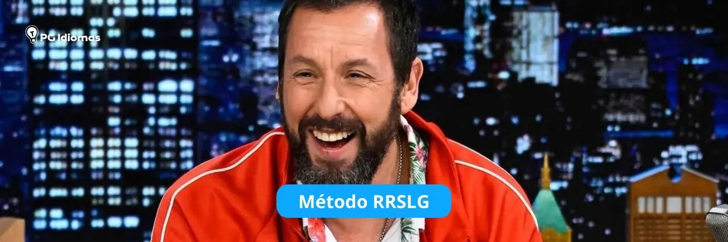 Adam Sandler sorrindo